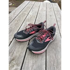Brooks Women's Cascadia 16 GORE-TEX Trail Running Shoes 9 medium hiking gray